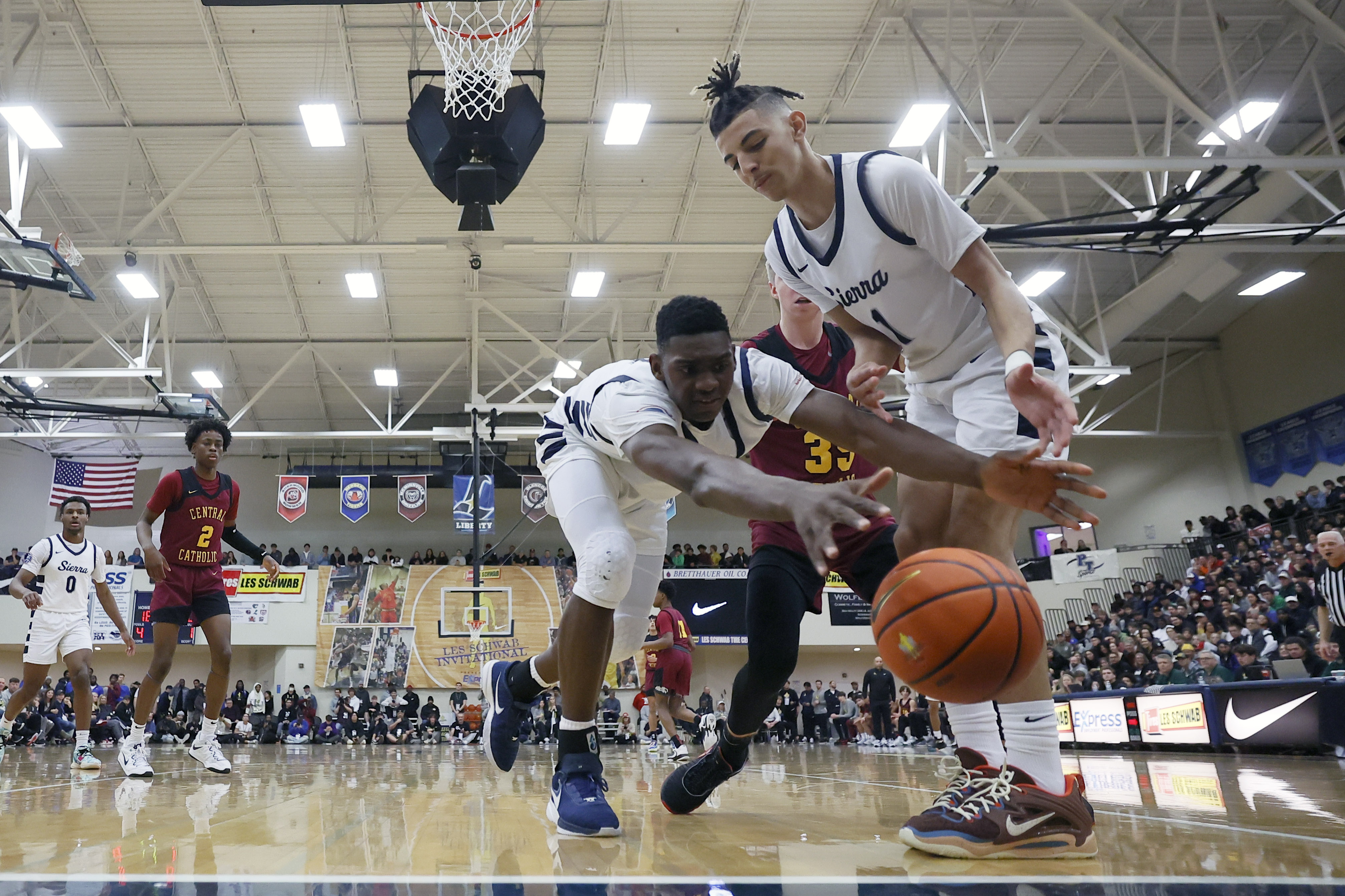 Sierra Canyon Central Catholic Les Schwab Invitational Soobum Im 62